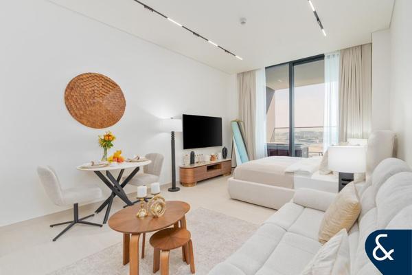 Studio | Fully Upgraded | Vacant | Burj View